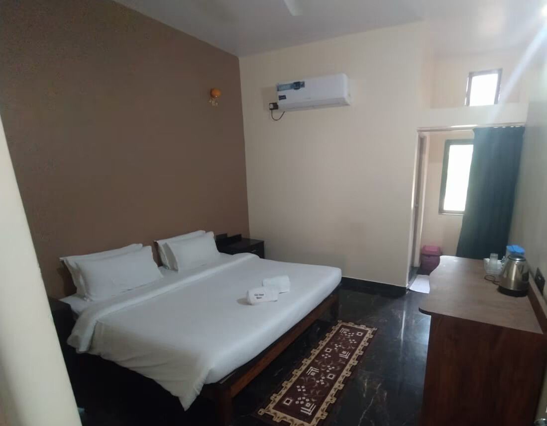 TULSI DHARA RESORT Tree house 2