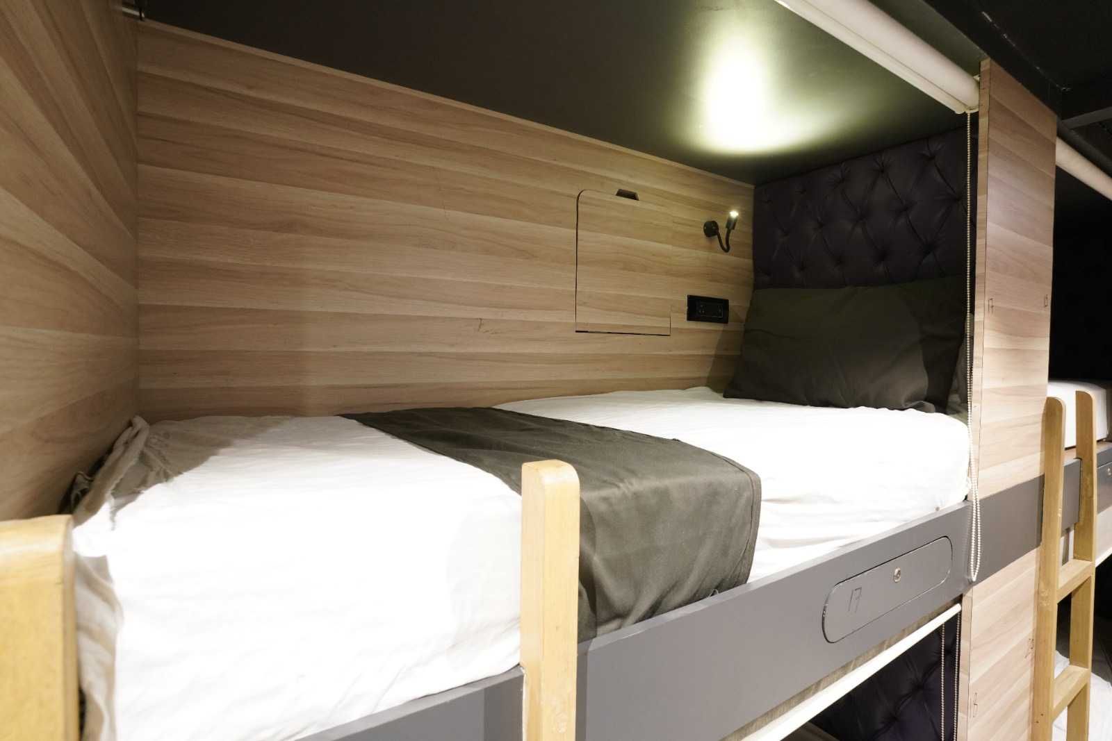 Single Bed in Mixed Dormitory Room