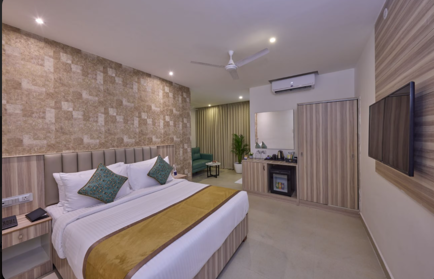 Deluxe Double Room with Balcony