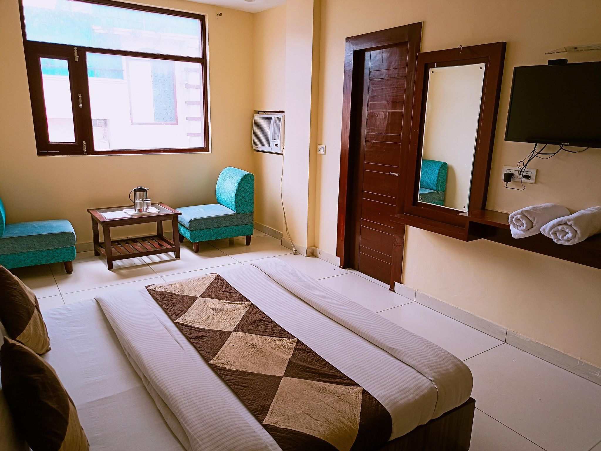 HOTEL AMAYA Double Bed Room 5