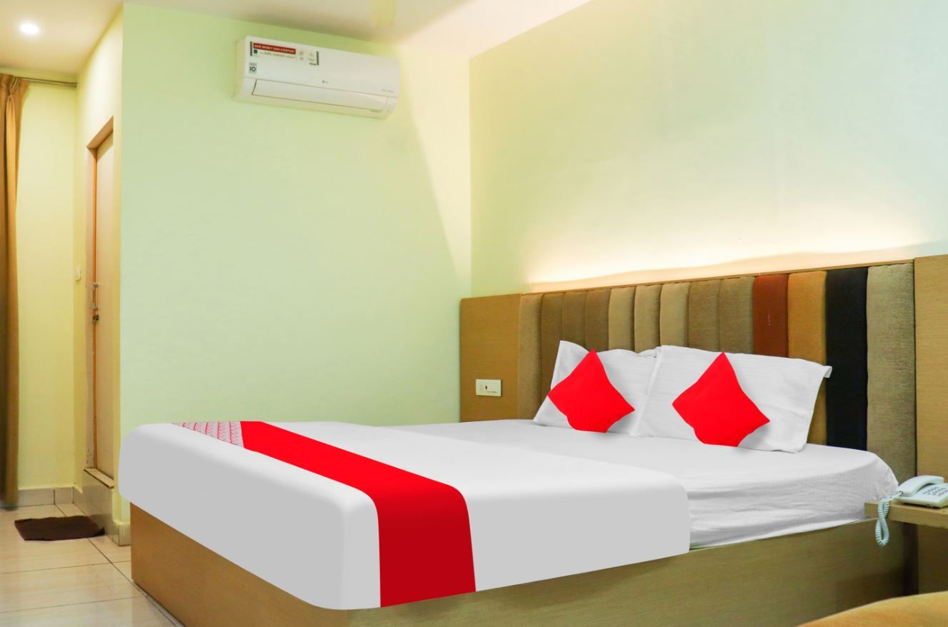 Sri Subhamasthu Grand Standard Room