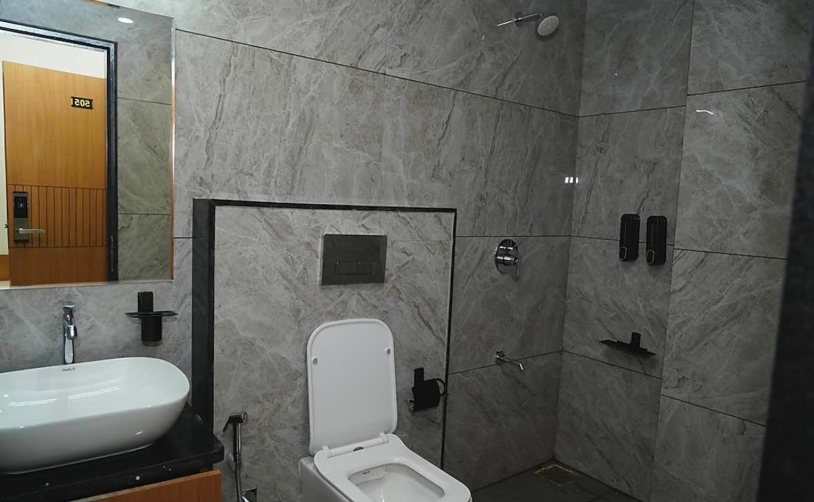 Hotel Leela's Dwarka Suite Room 7