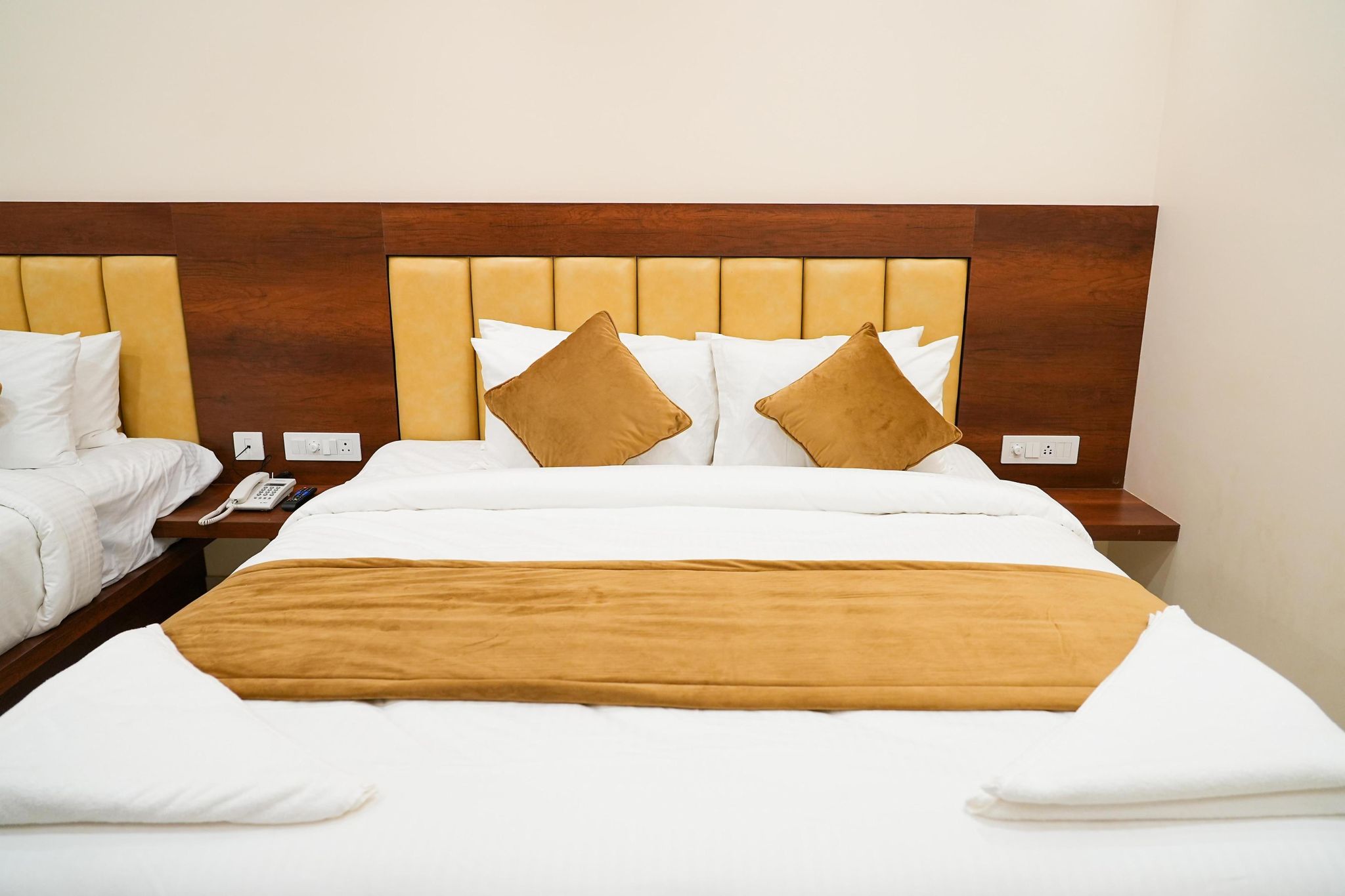 Sri Krishna Inn Kempegowda Airport Bangalore Deluxe AC Room 3