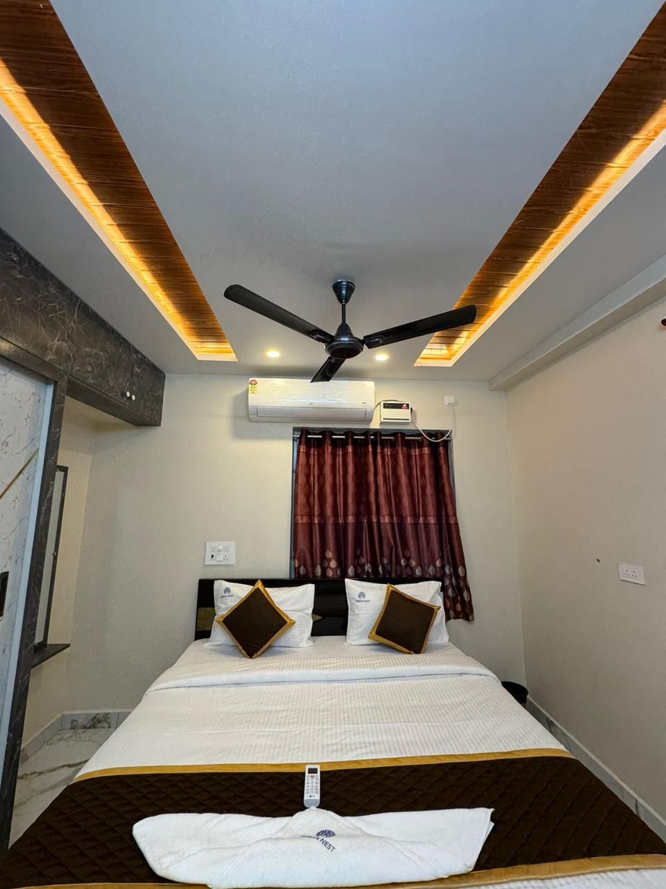 Urban Nest Homestay Premium 2 BHK Apartment 2