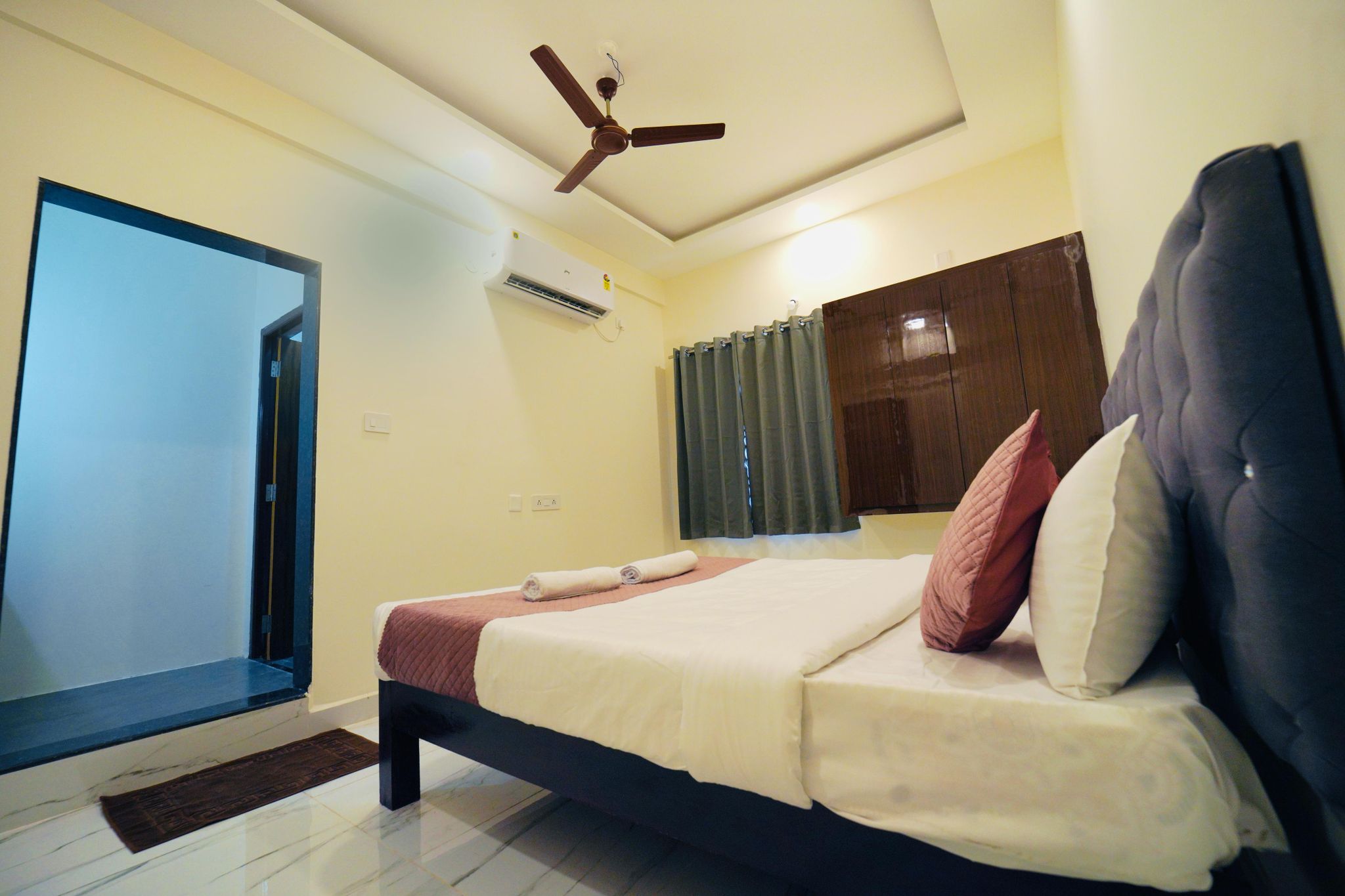 Rainbow Homestay Two-Bedroom Apartment with Balcony 3