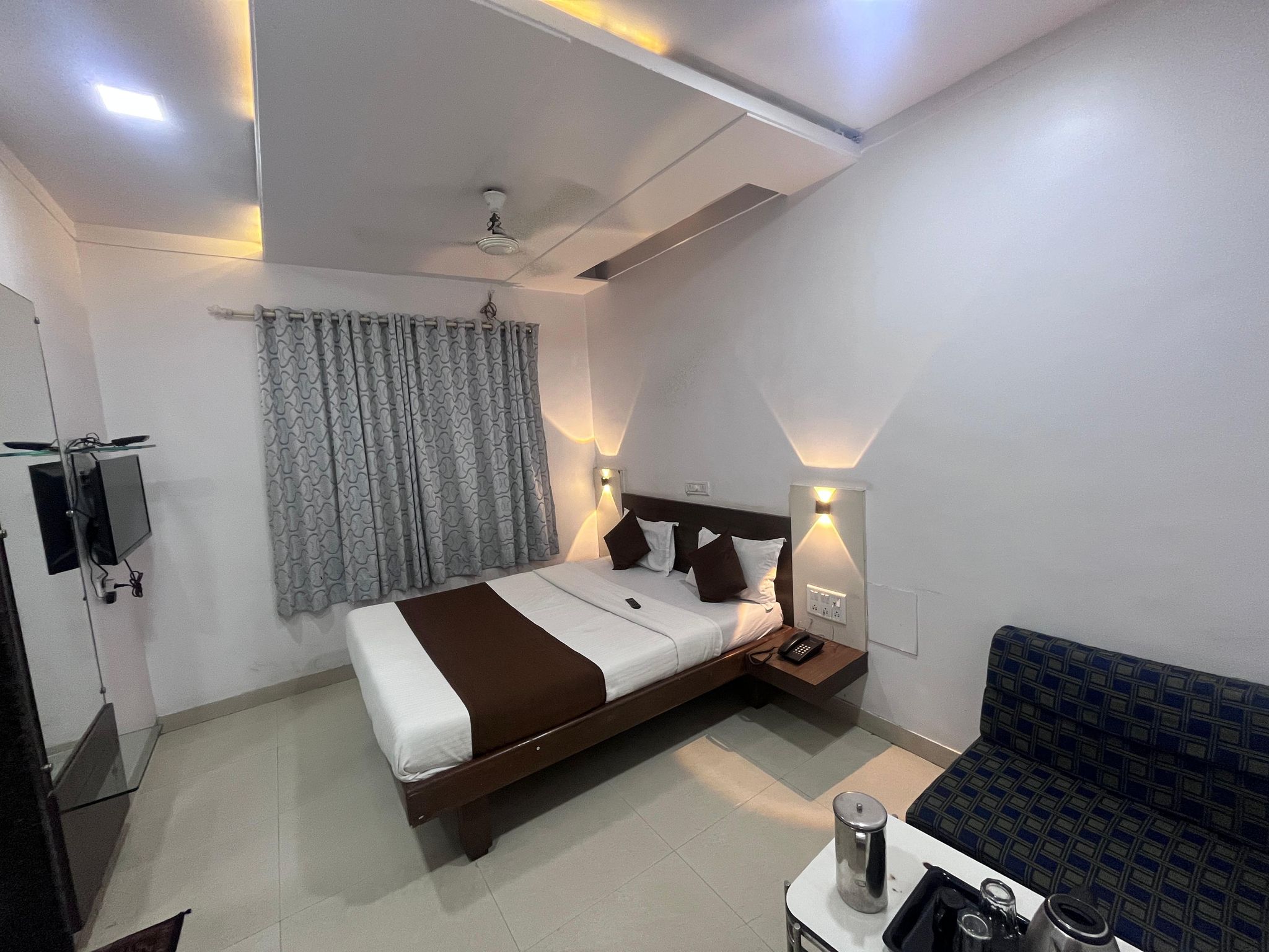 Hotel Anupam Deluxe Non AC Room 5