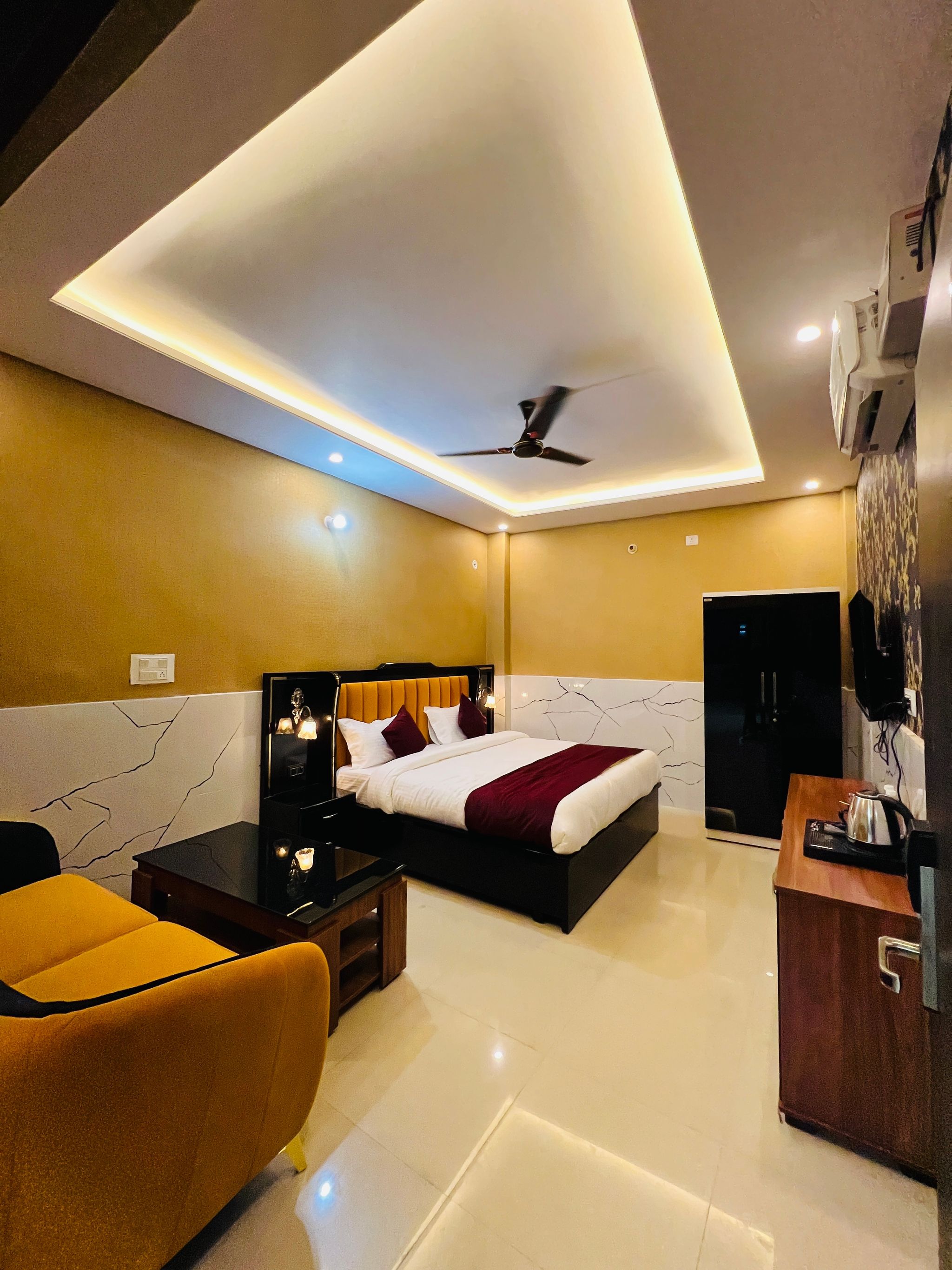 KT PALACE Standard Room 3