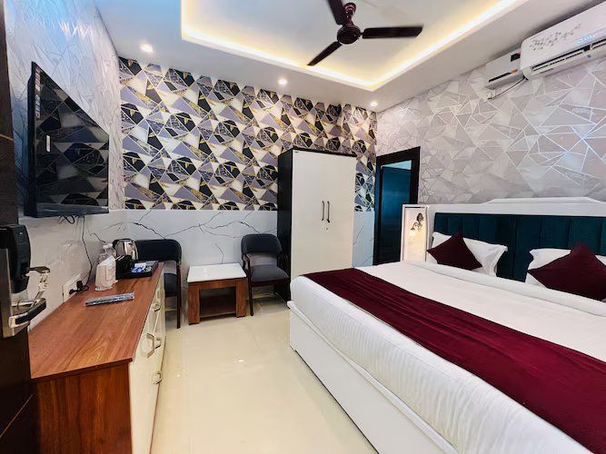 KT PALACE Standard Room 2