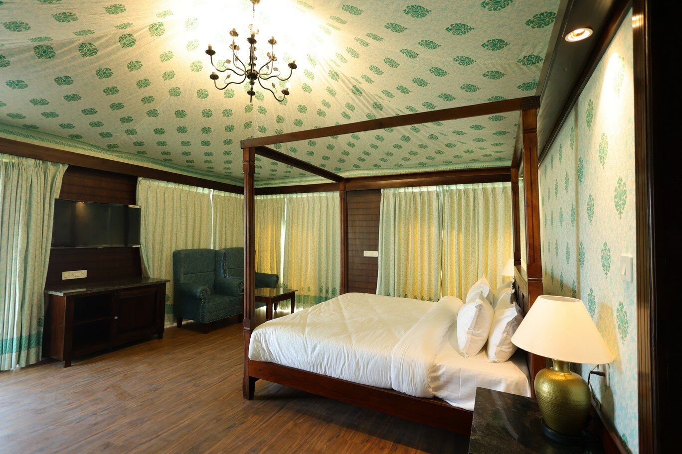 La Nature Hotels & Resorts Interconnecting Rooms with Living Room 2