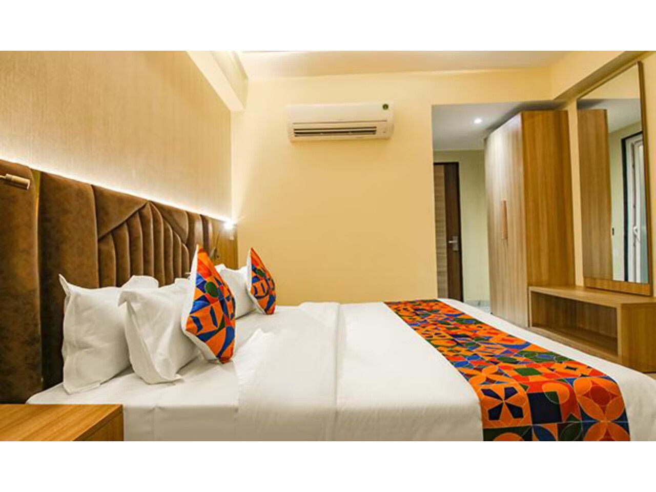 Culture by BVH Hospitality Deluxe Double Room 7