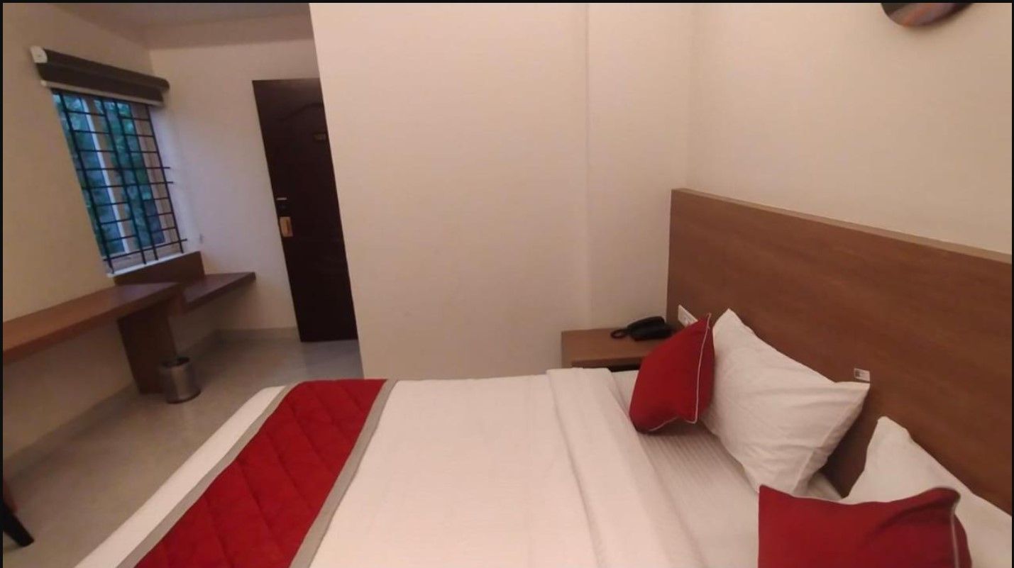 Mirage suites Deluxe Double Room 2