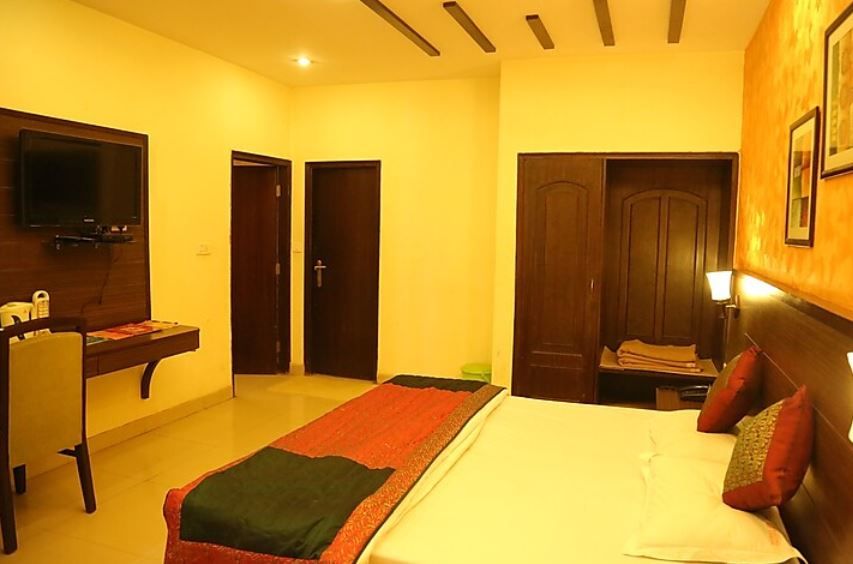 Semi Deluxe Room With City Or Street View