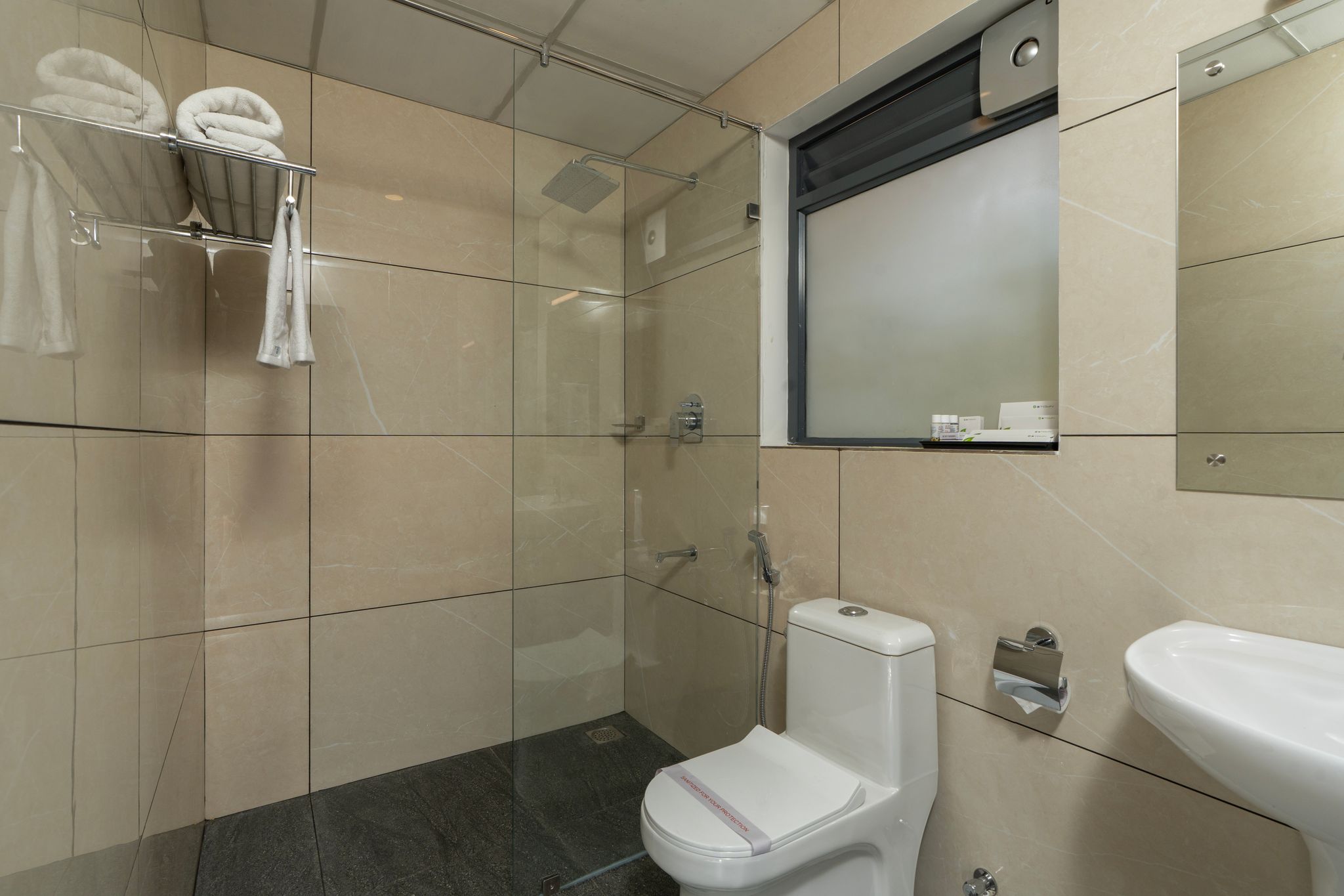 Btown Resort Kochi Superior cottage with Private Garden 2