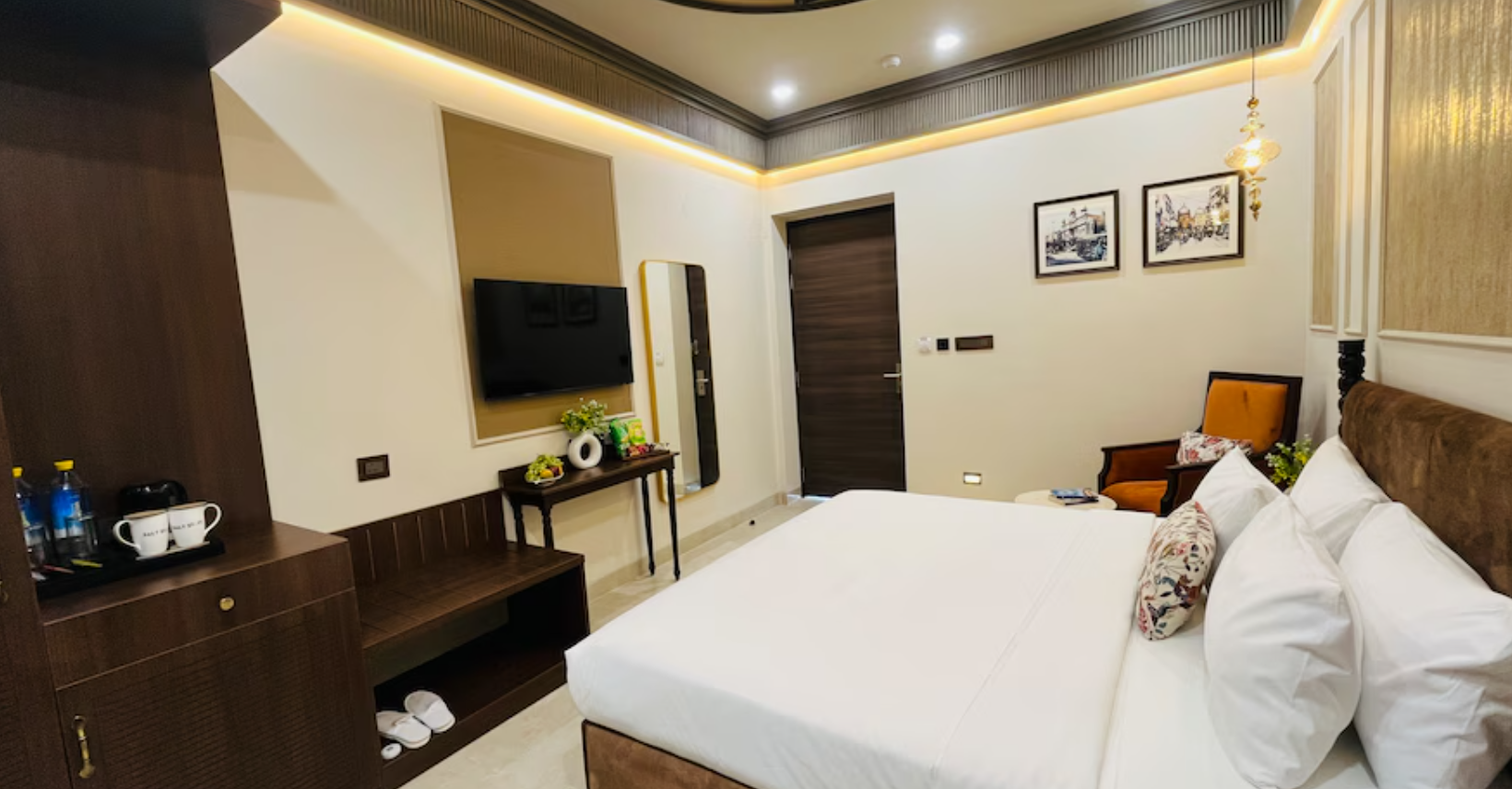 Deluxe Room with Bathtub