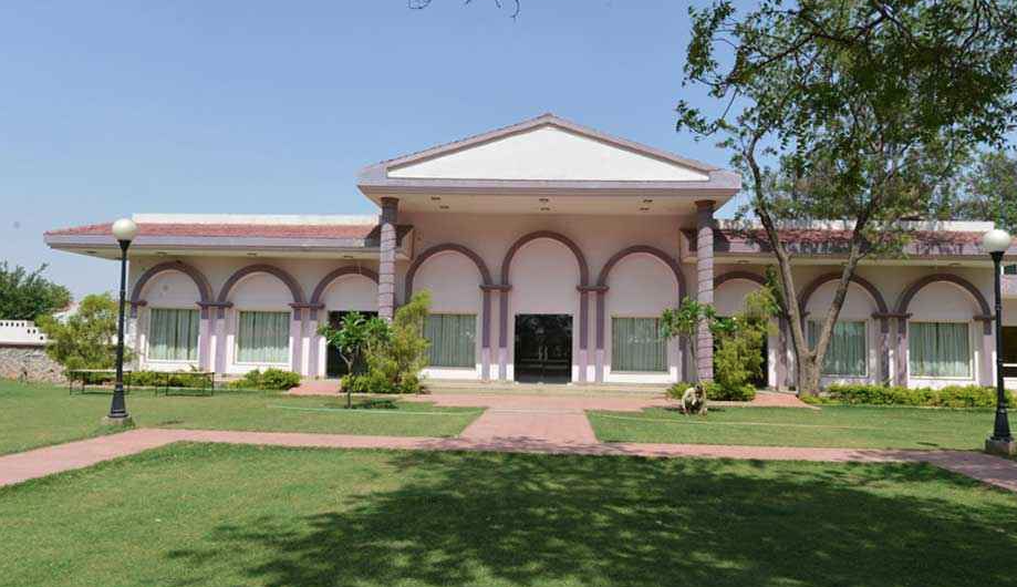 Dabchick Tourist Resort, Hodal