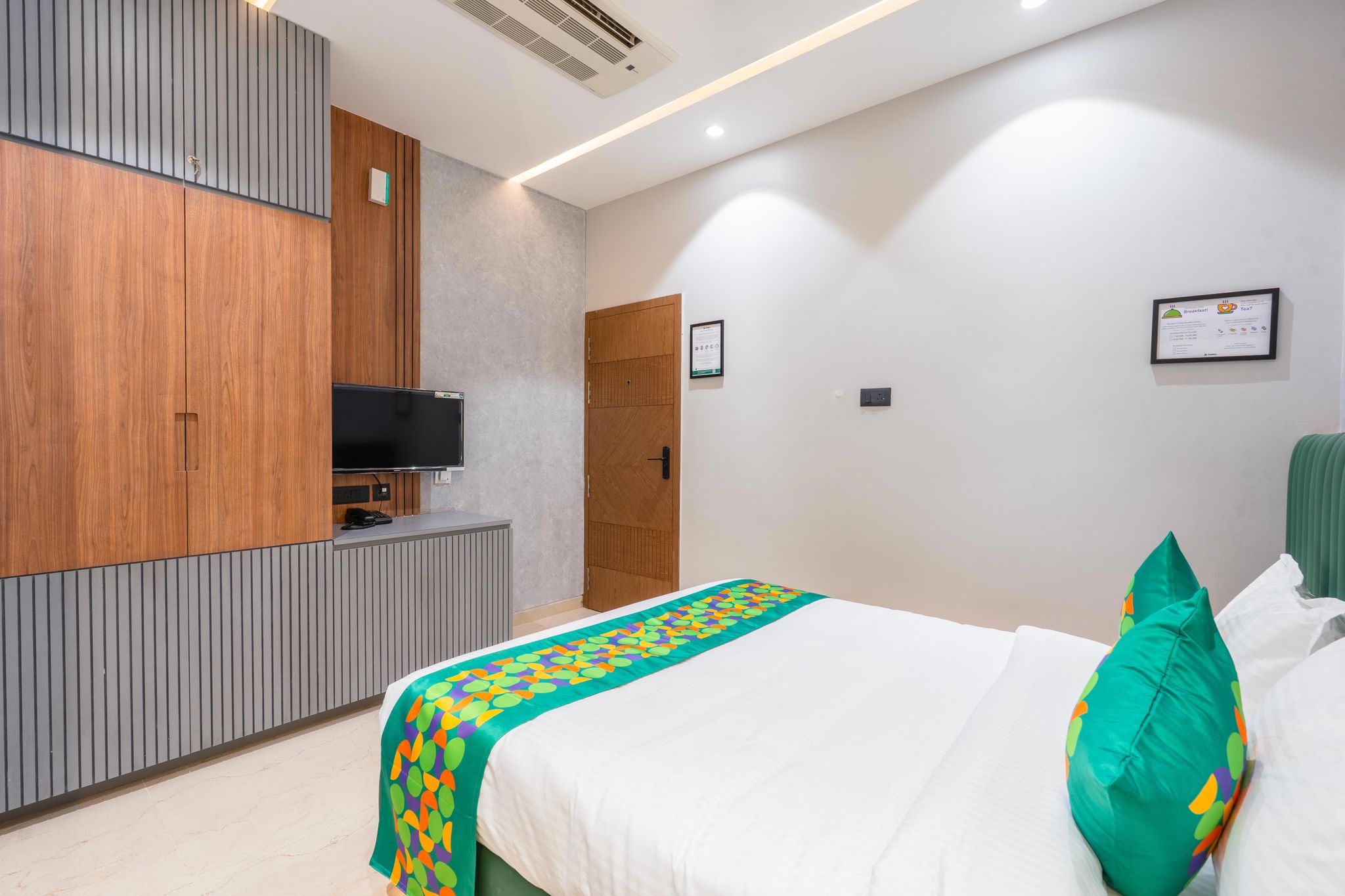 Treebo Sv Residency, Vellore	 Standard room 4