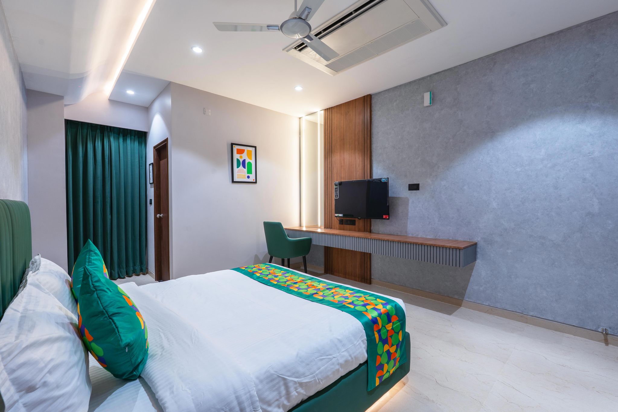 Treebo Sv Residency, Vellore	 Deluxe Room 6