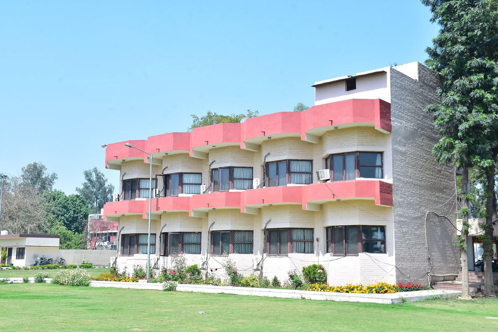 Parakeet Tourist Resort, Pipli