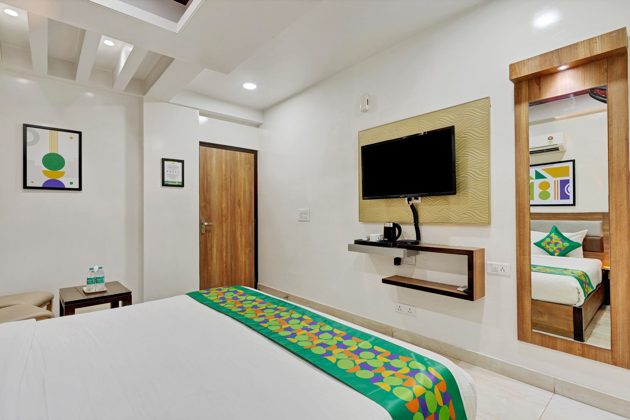 Treebo Vinayak Inn, Jagatpura	 Deluxe Room 15