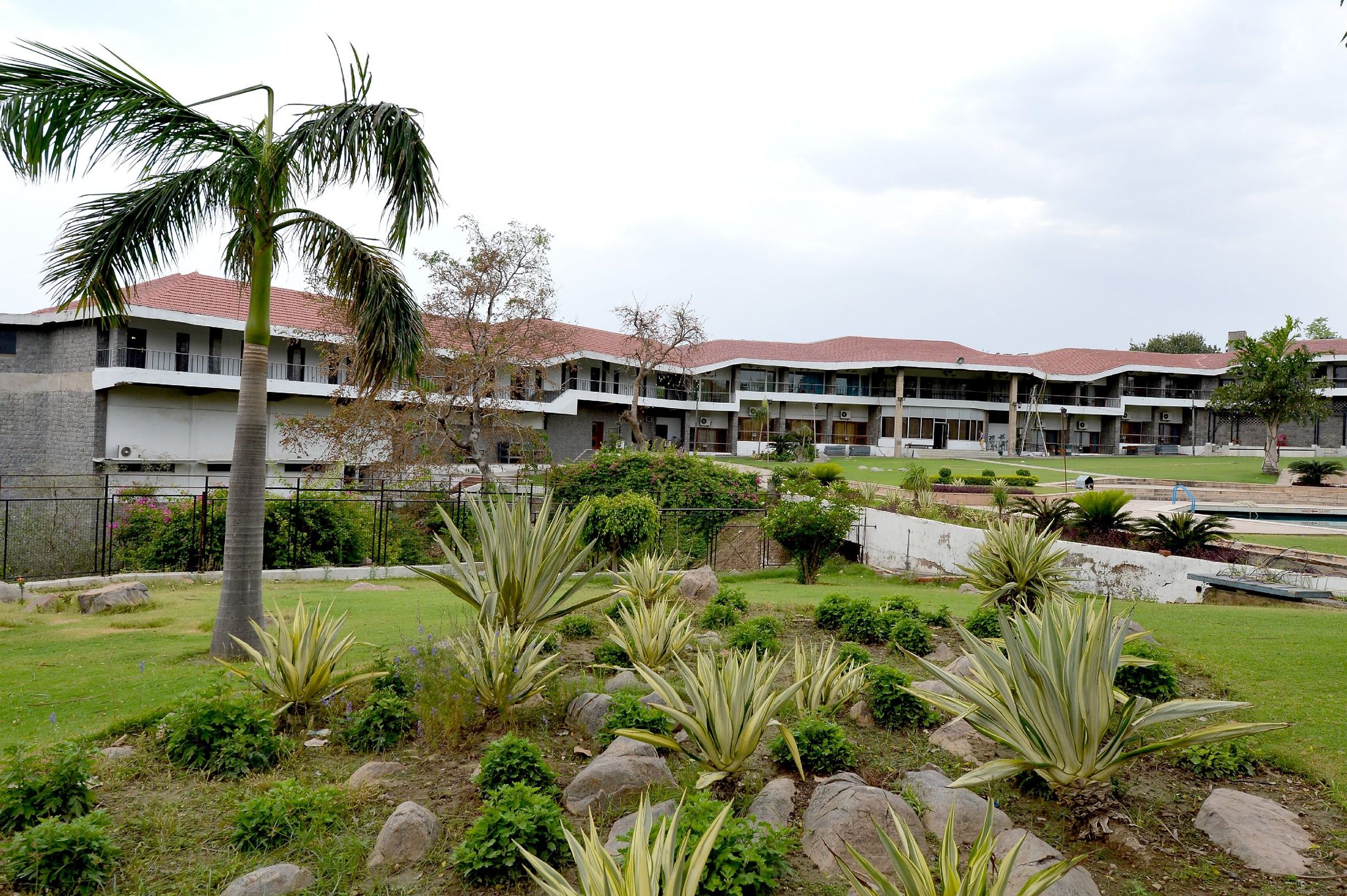 Hotel Raj Hans, Faridabad