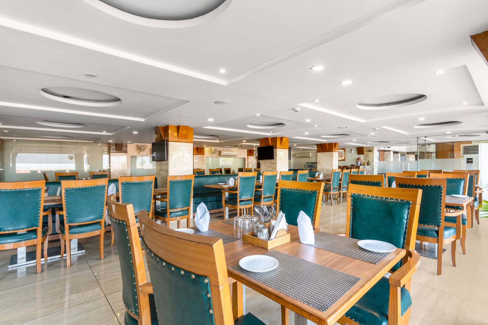Food & Dining