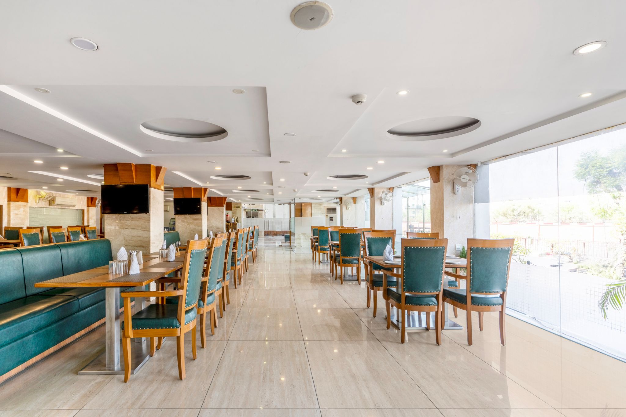 Food & Dining