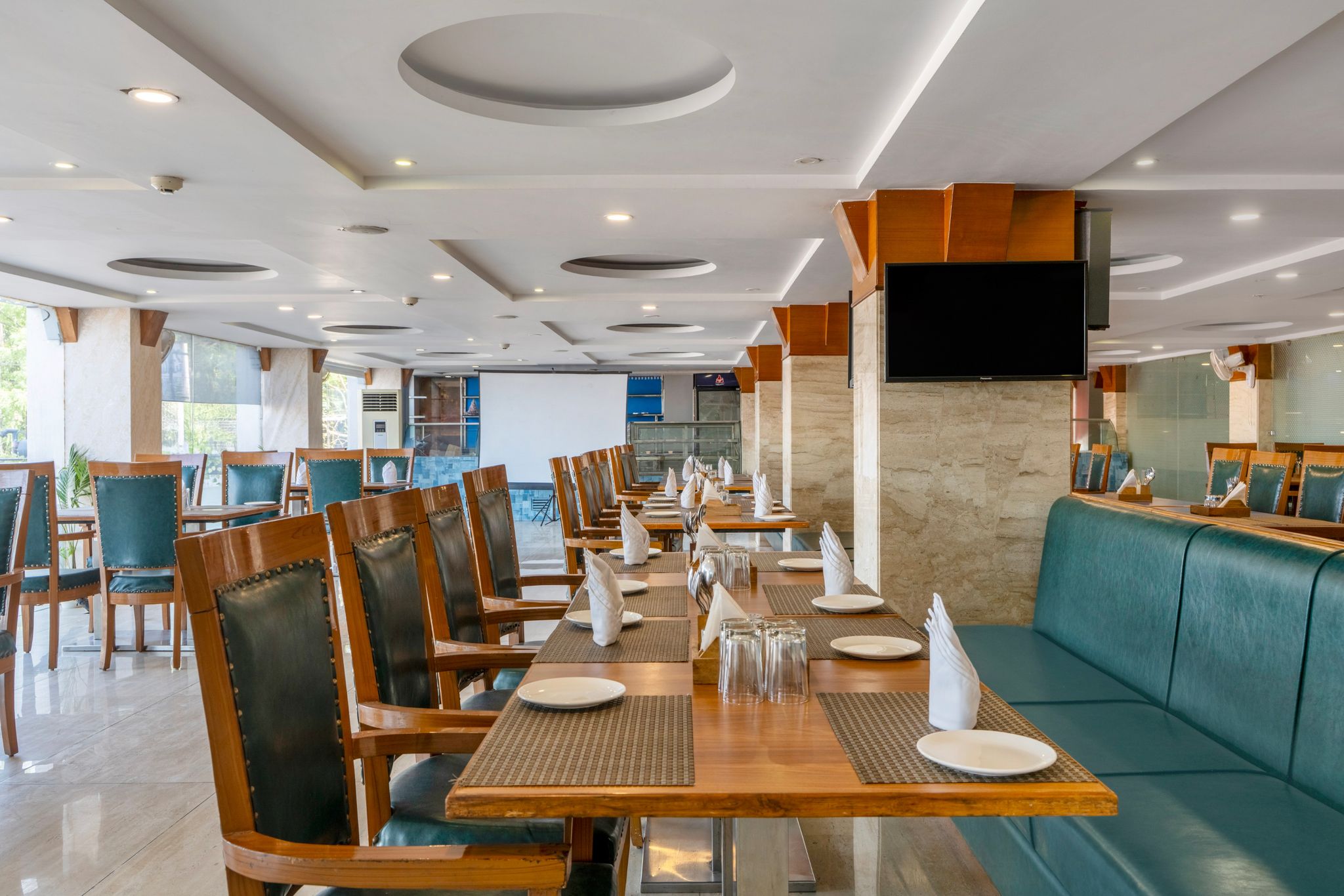 Food & Dining