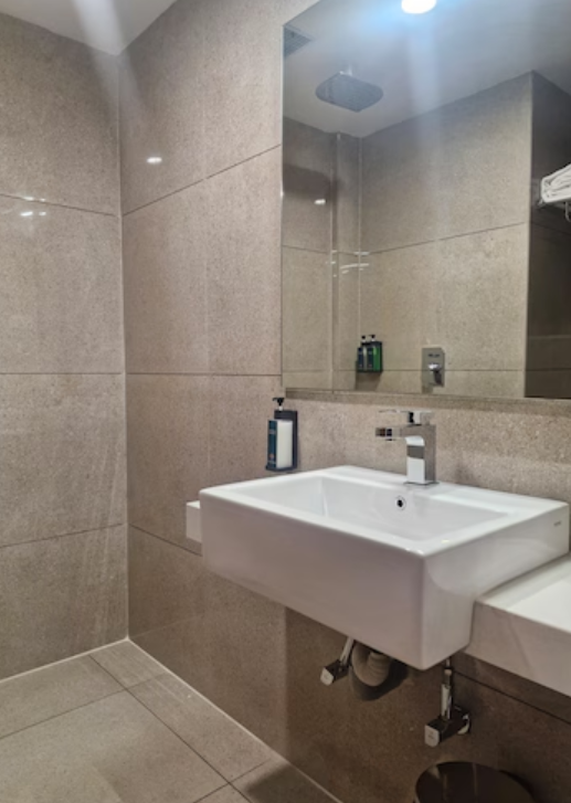 Hotel The Qubice Premium AC Twin Room 6