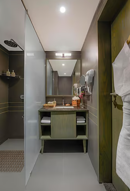 Standard King Bed Room