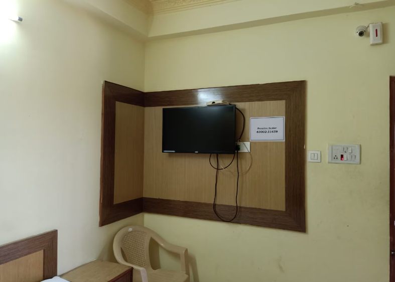 Hotel Jeyanth Residency Deluxe Room 10