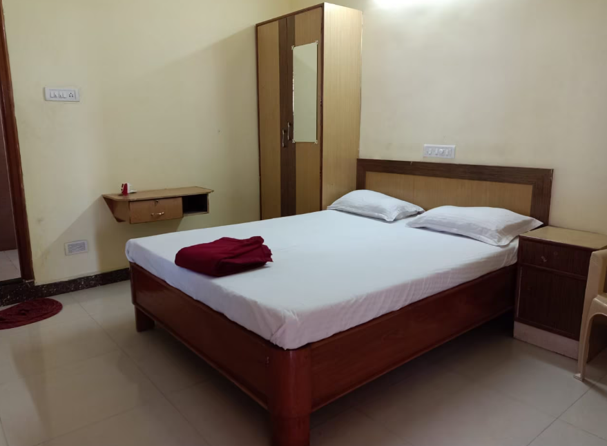 Hotel Jeyanth Residency Deluxe Room 6