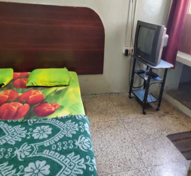 Hotel Jeyanth Residency Deluxe Room 7