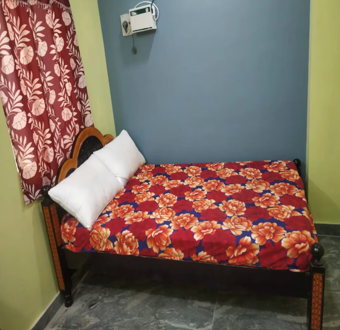 Hotel Jeyanth Residency Deluxe Room 9