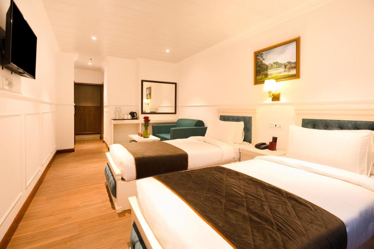 Summit Mall Stone Hotel Premium Twin Room 2