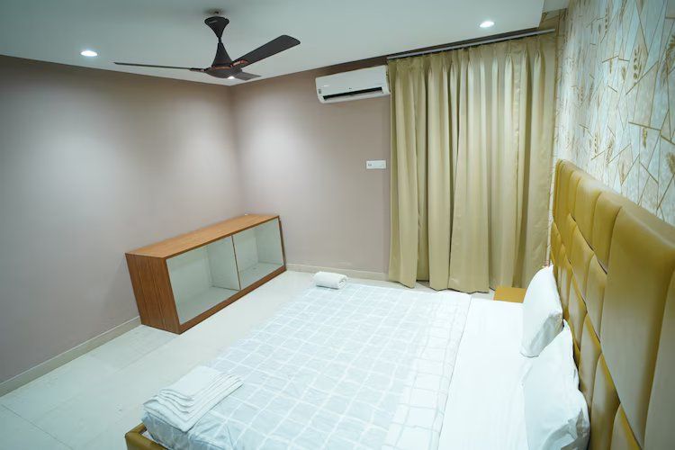 Resort Riviera Marine Room 3