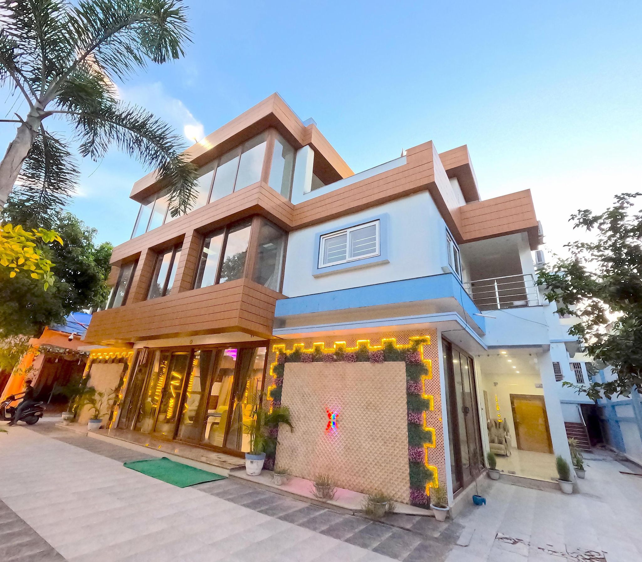 The Mantra - A Luxury Boutique Hotel