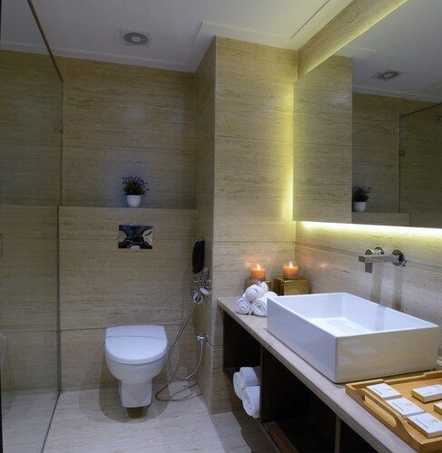 Golden Tulip Deluxe room - 1 Double Bed 6