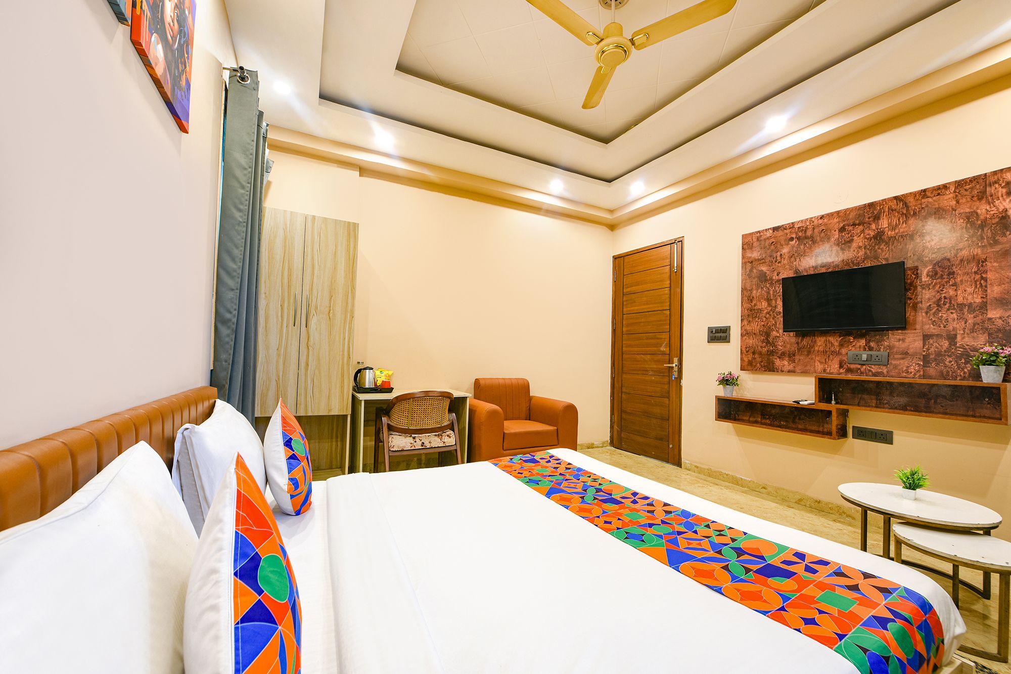 Via Vibe Deluxe Room 2