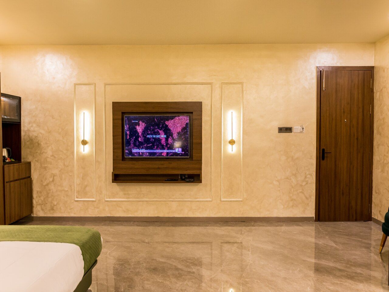 Premium Club Room with Bathtub