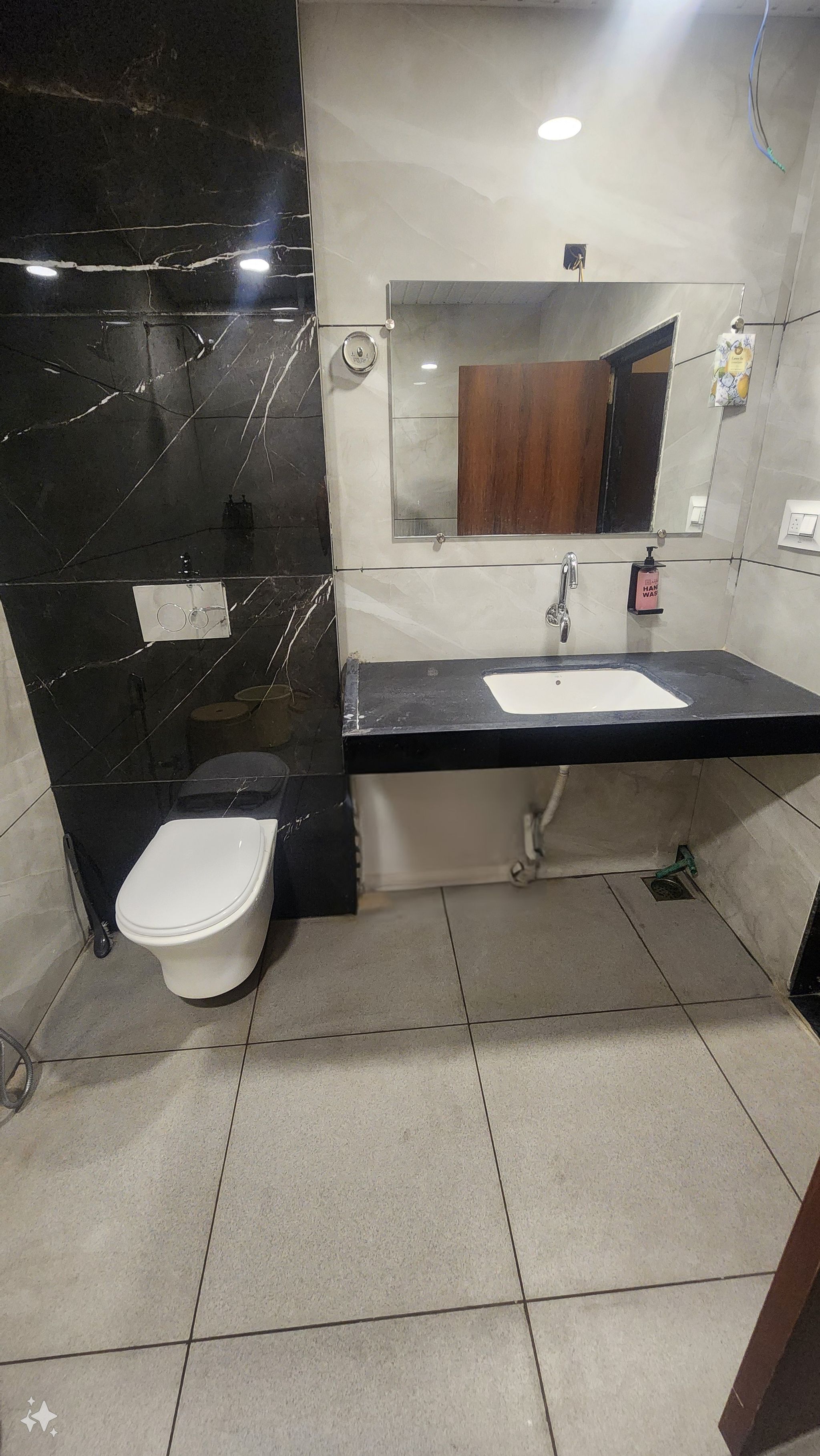 Hotel Aasra Inn Superior Double Bed 5