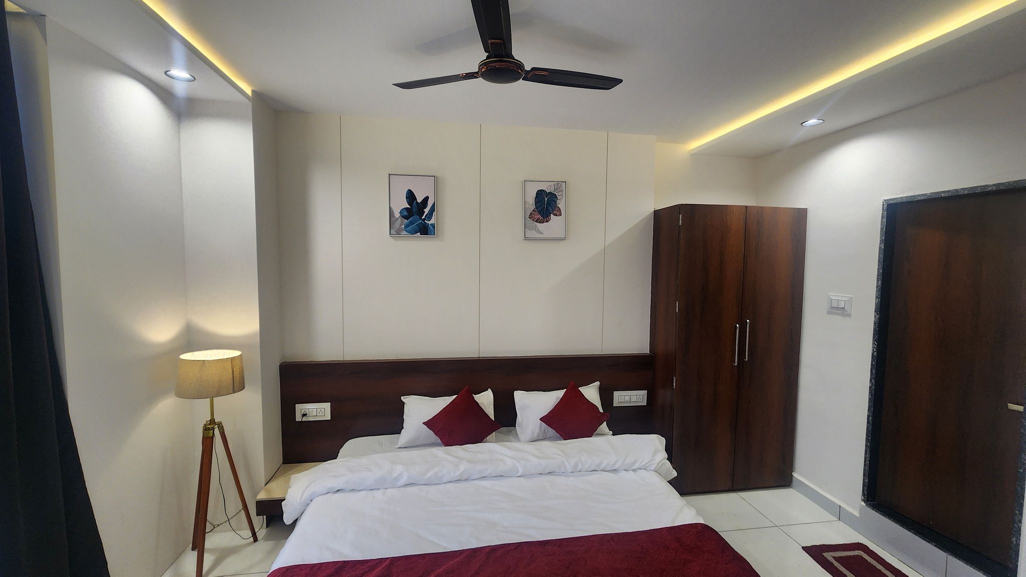 Hotel Aasra Inn Superior Double Bed 3