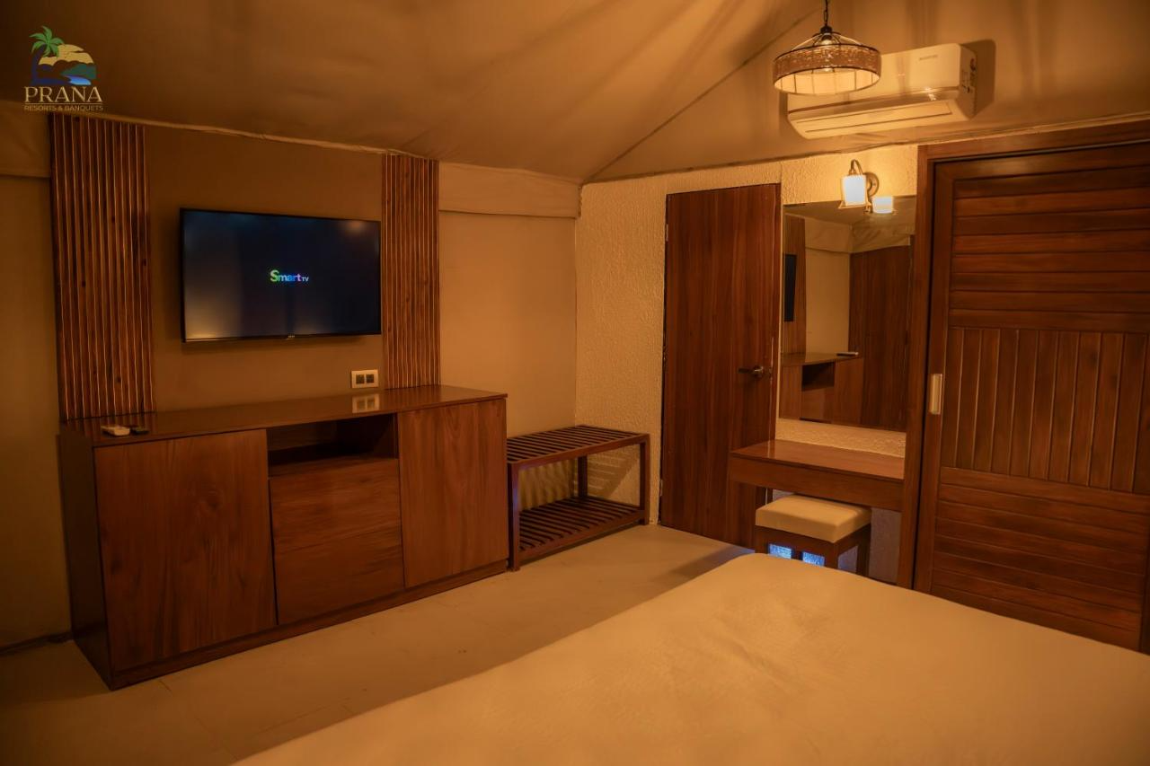 Prana Resorts & Banquets Luxury Tent Room with Private Garden 4