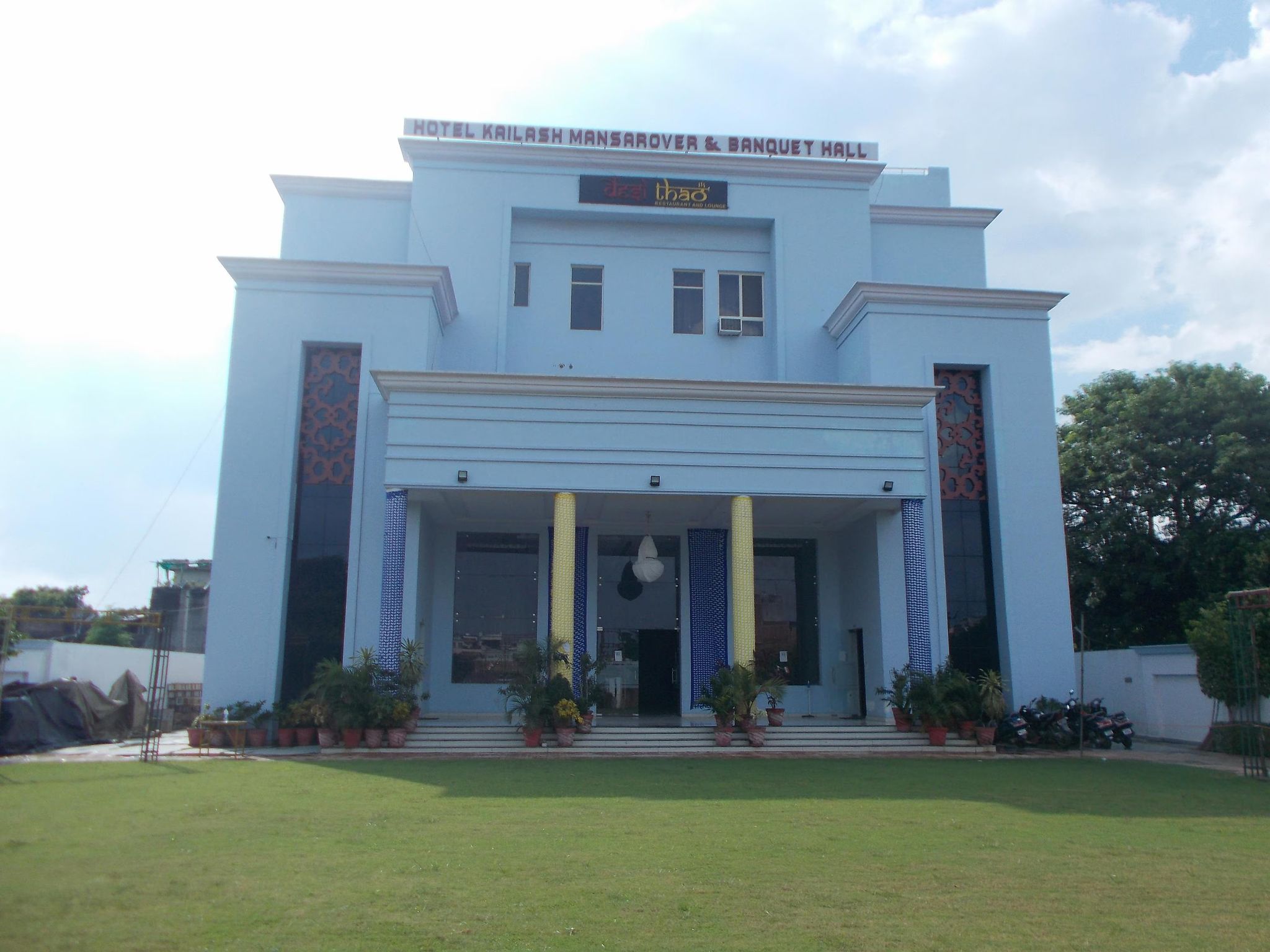 HOTEL KAILASH MANSAROVAR AND BANQUET HALL