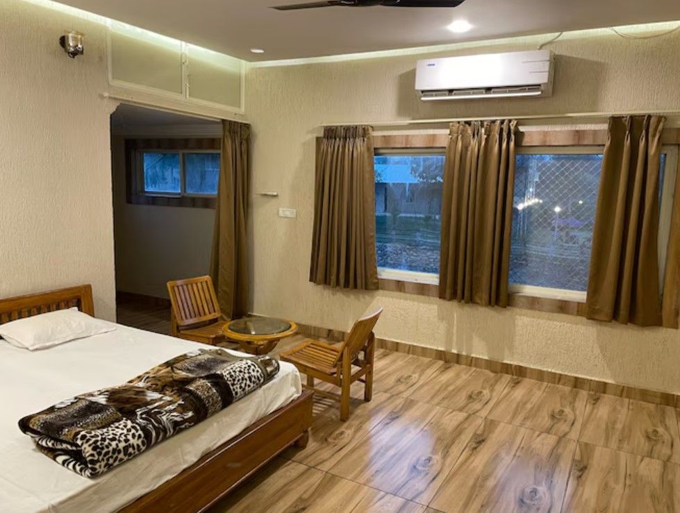 Deluxe AC Room