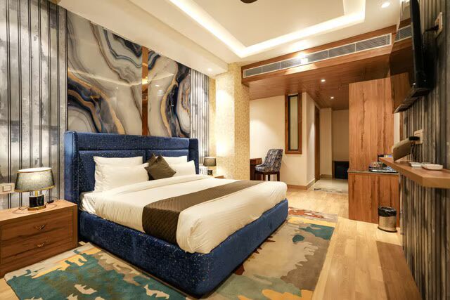 Alivaa Hotel, McLeodganj Best Dhauladhar View | Infinity Pool & Sky Garden Deluxe Mountain View Room With Balcony 17