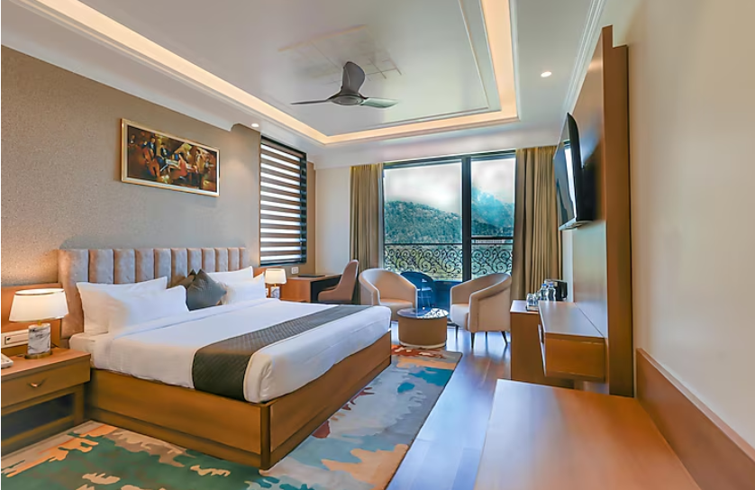 Deluxe King Room with Valley and Mountain View