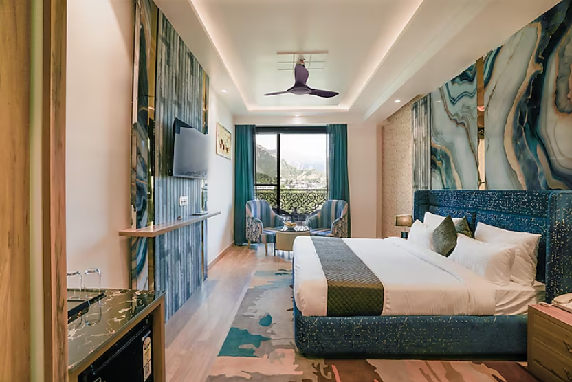 Premium King Room with Valley and Mountain View