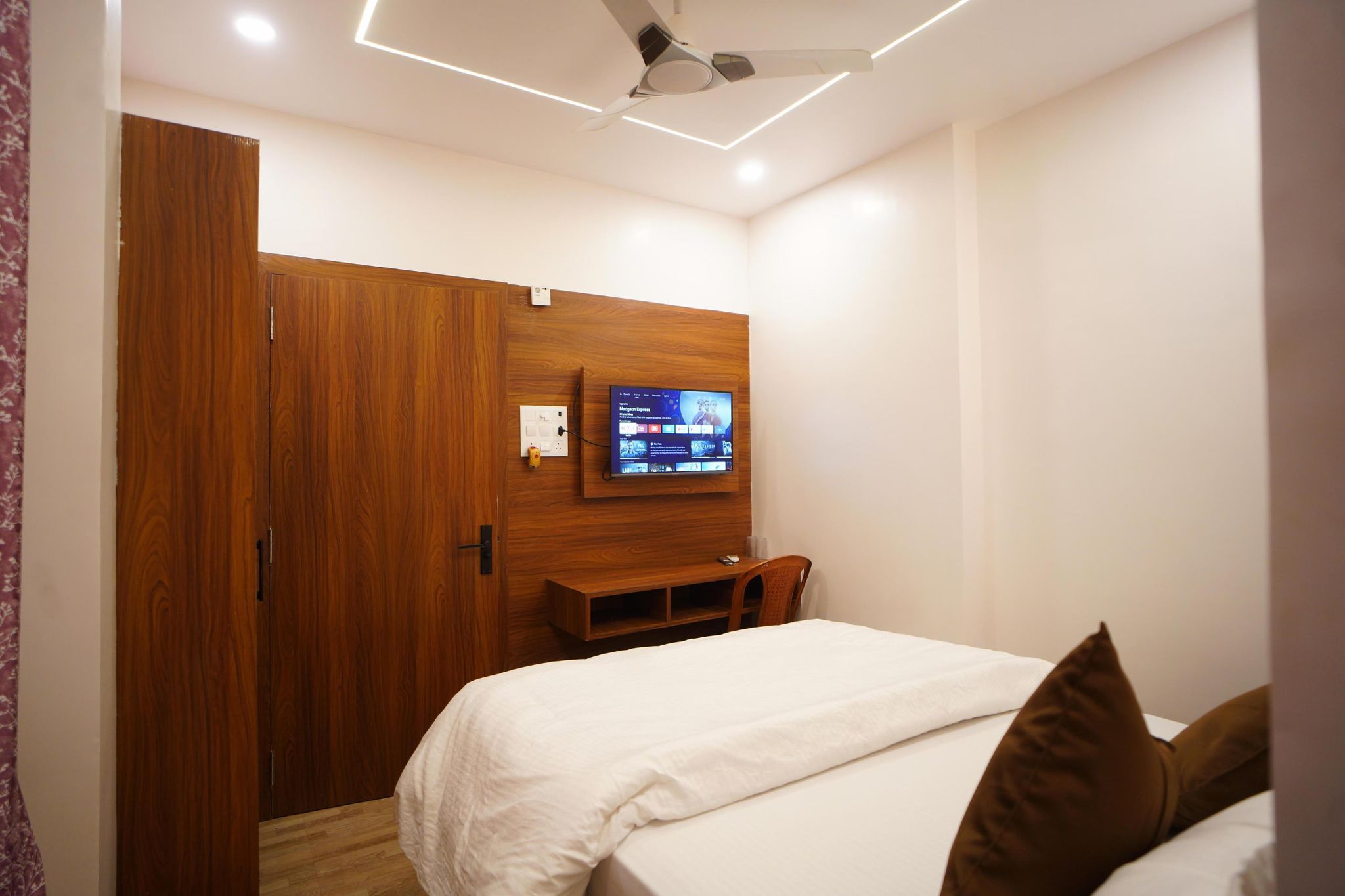 The Manohar Single Deluxe 4