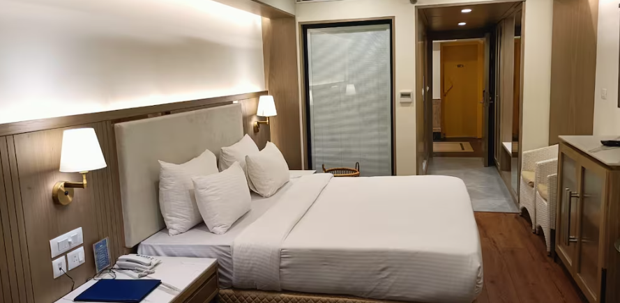 Empires Beachfront Hotel Executive Room(Non Sea View) 2