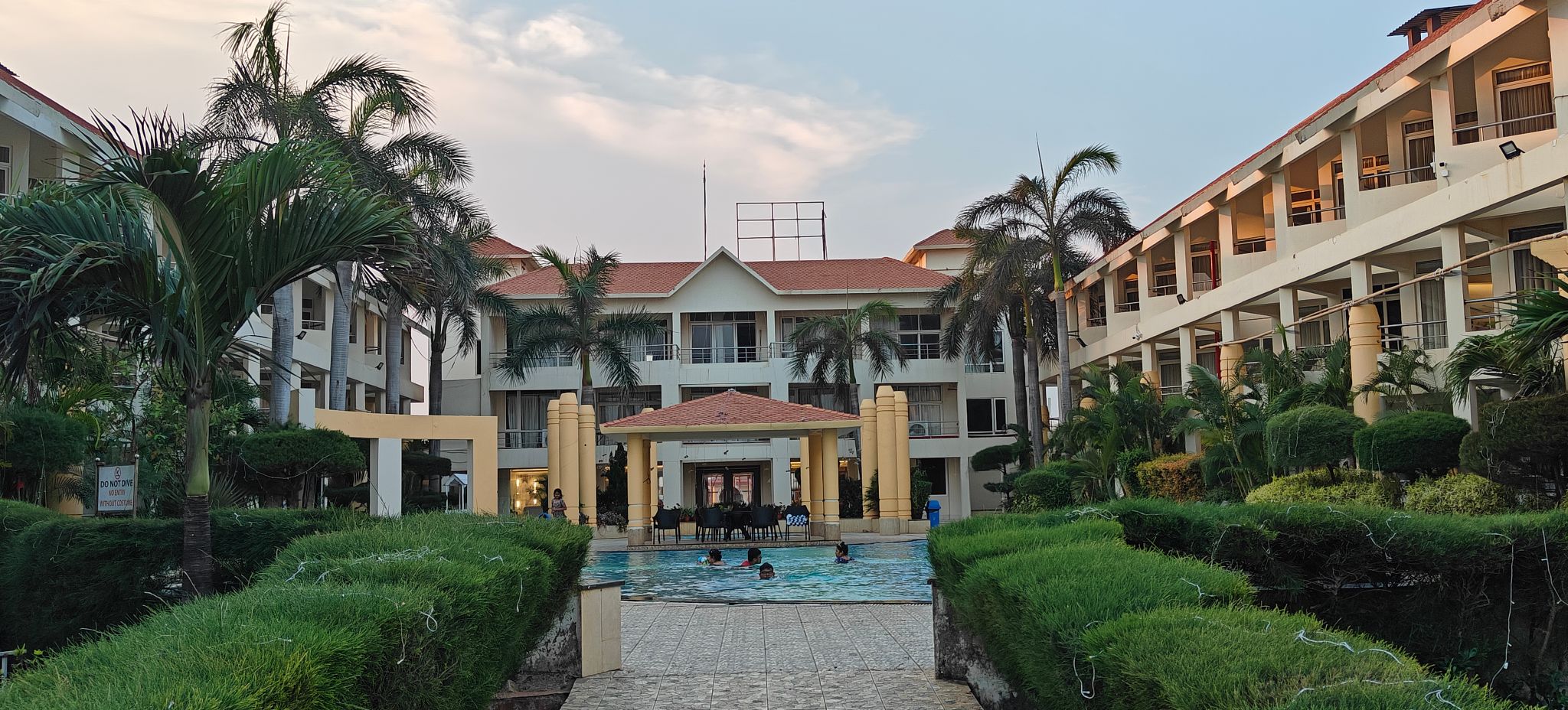 Empires Beachfront Hotel